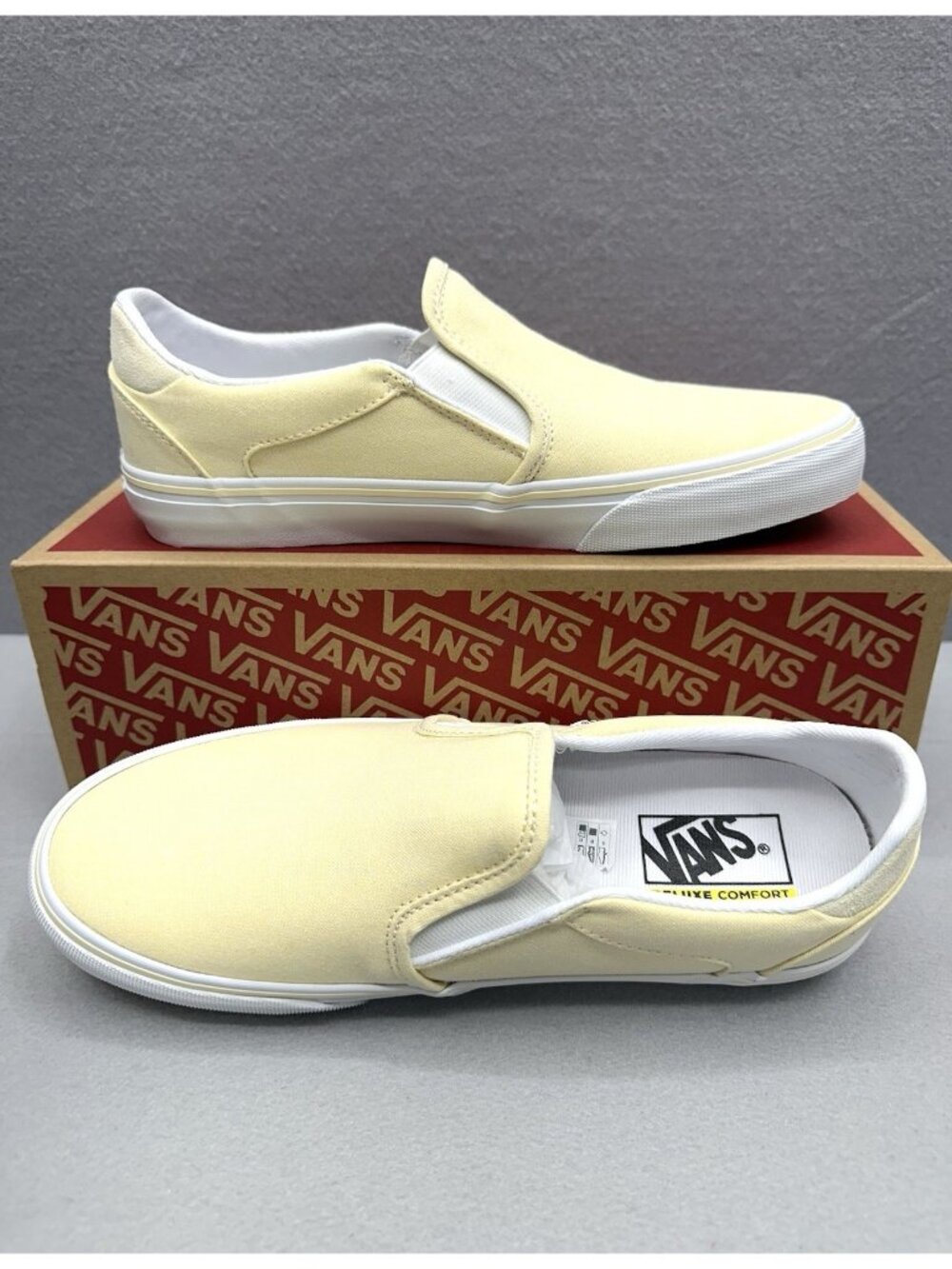 Vans Classic Slip-On Women 10 Pop Pastel Yellow Canvas Skate Shoes VN000CUFYLW